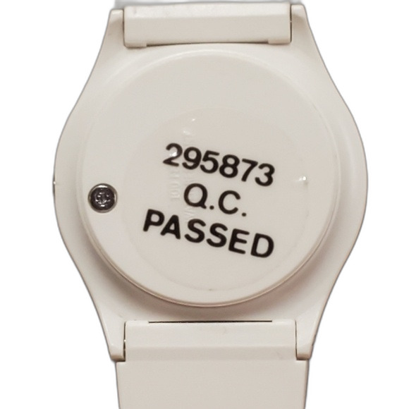 Sharp 1980's White Soft Plastic Merv Griffin Wheel of Fortune Quartz Watch - Picture 2 of 12